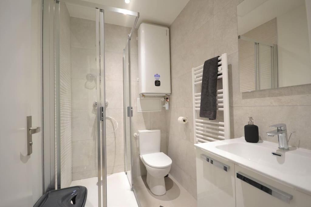 Studio en résidence privée à Villeurbanne Esterno foto